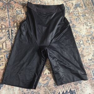 Maidenform Black Shapewear Shorts